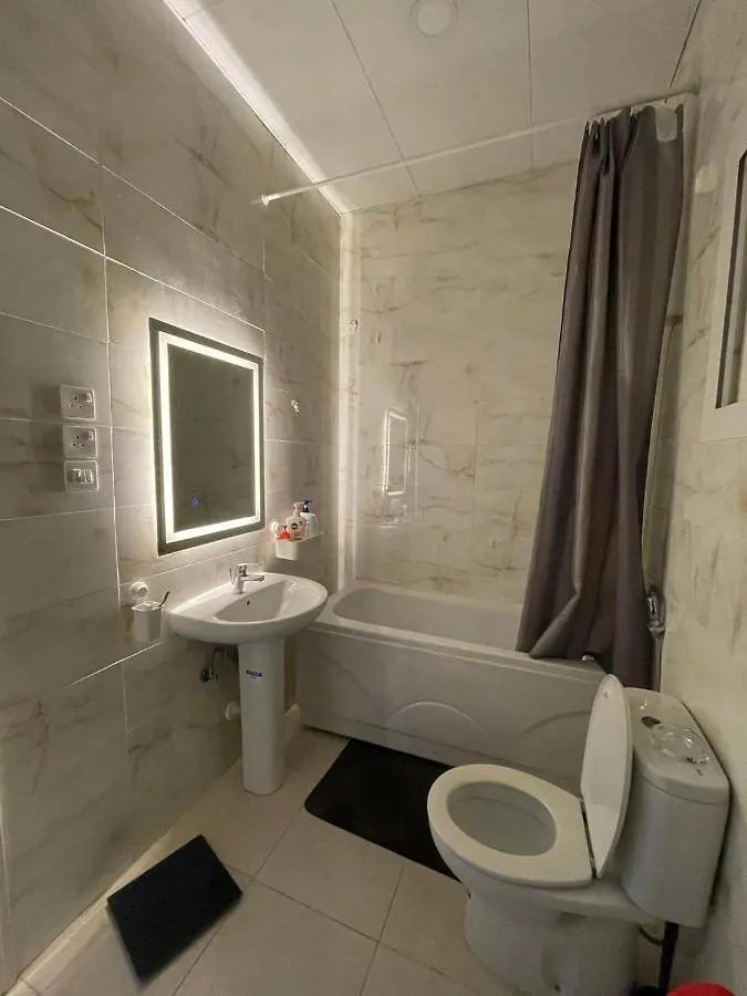 Family Two Bedroom Apartment With Free Parking And Free Wi-Fi Jiddah
